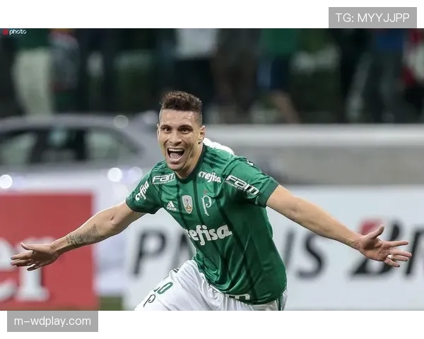 朗斯新帅德泽尔比迎主场首秀,战术风格初现端倪 朗斯新帅德泽尔比迎主场首秀,战术风格初现端倪